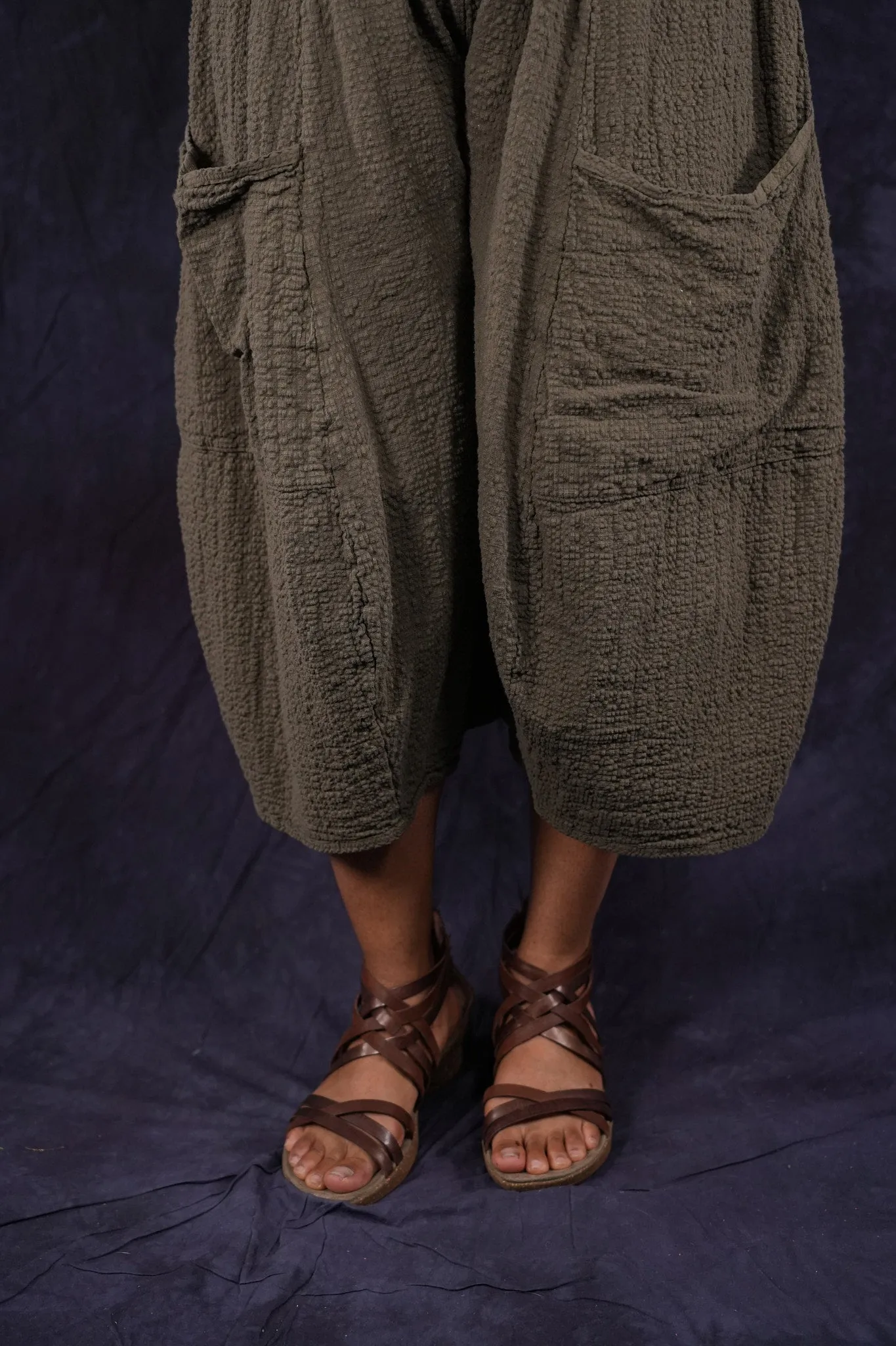 3242 Crop Mojo Pant Earth