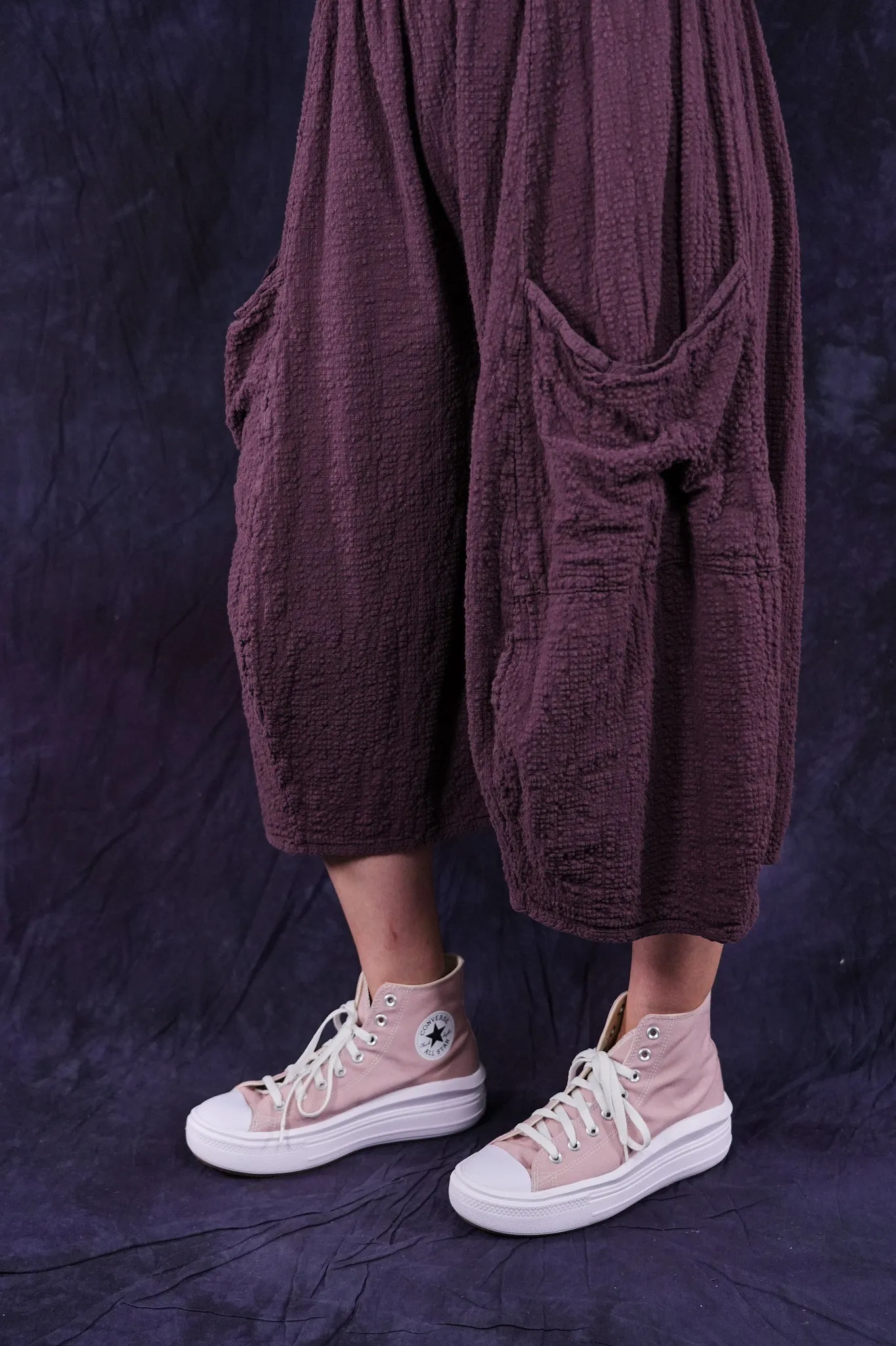 3242 Crop Mojo Pant Fig