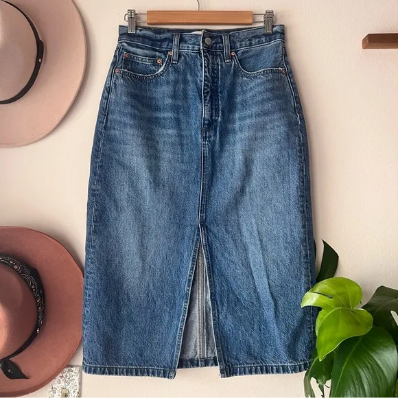 ARITZIA Denim‎ ForumThe '90s Halle Denim Skirt Women’s SIZE 27