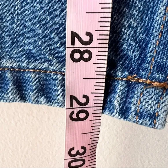 ARITZIA Denim‎ ForumThe '90s Halle Denim Skirt Women’s SIZE 27