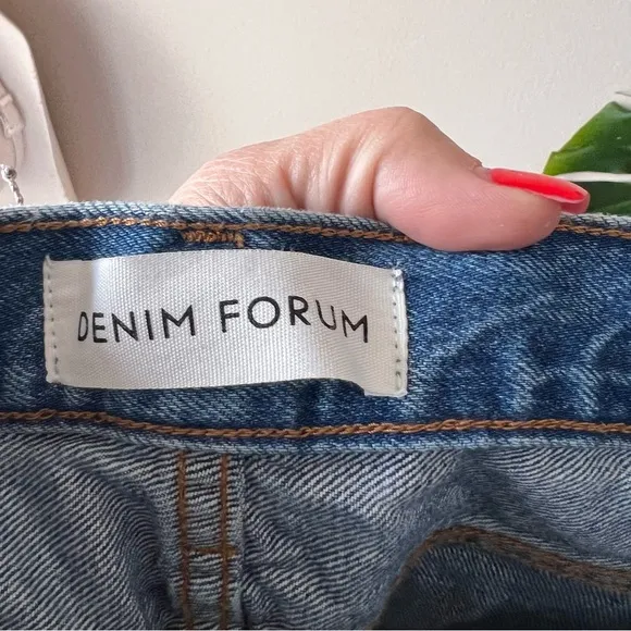 ARITZIA Denim‎ ForumThe '90s Halle Denim Skirt Women’s SIZE 27