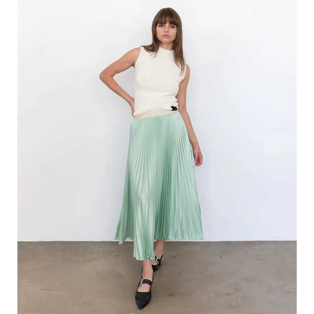 Benedetto Satin Midi in Pistachio