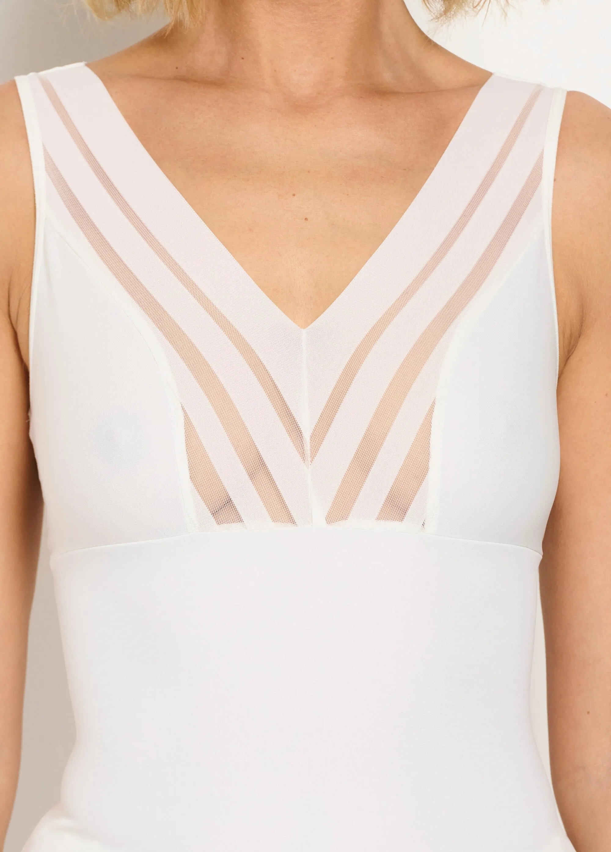 Camisole cut-out bra with striped tulle effect