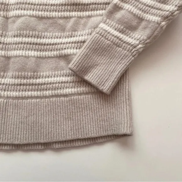 Club Monaco Striped Raglan Wool Knit Crewneck Sweater Size Small