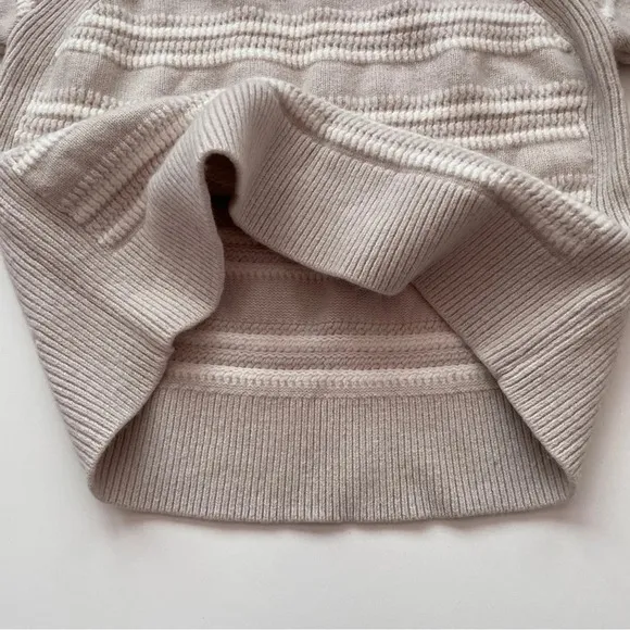 Club Monaco Striped Raglan Wool Knit Crewneck Sweater Size Small
