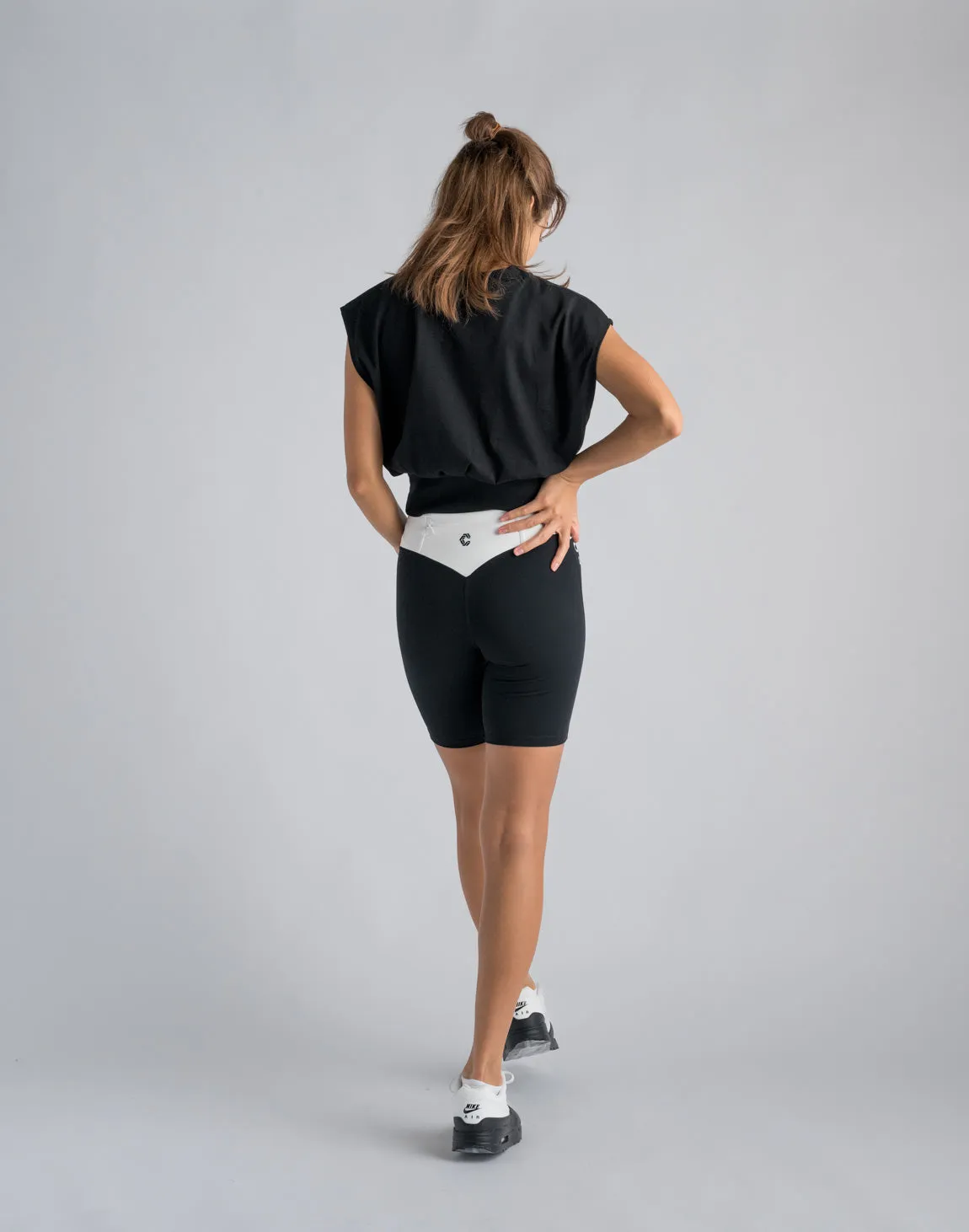 CRONOS WOMEN LOGO SLEEVELESS【BLACK】