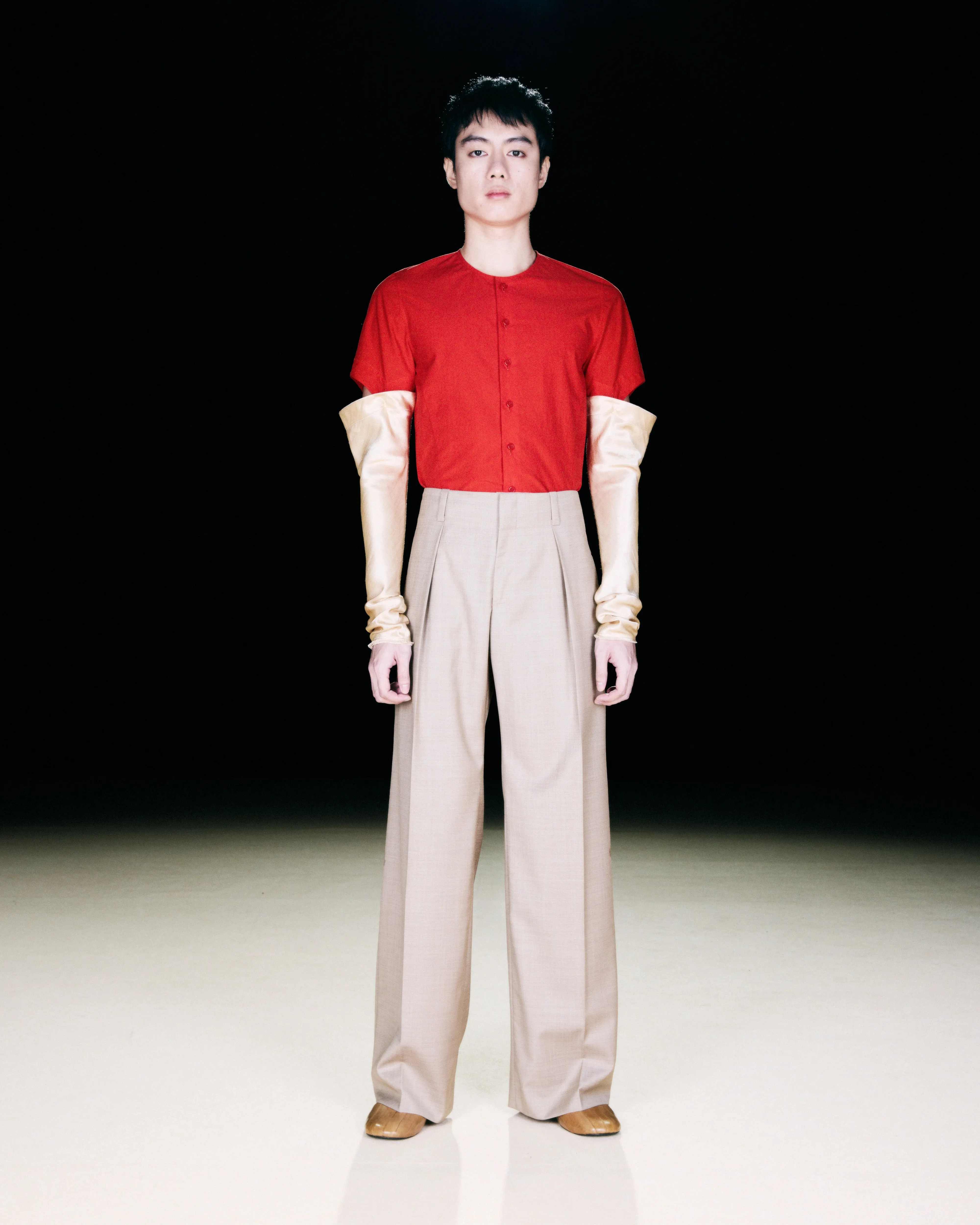 Detachable Sleeve Shirt