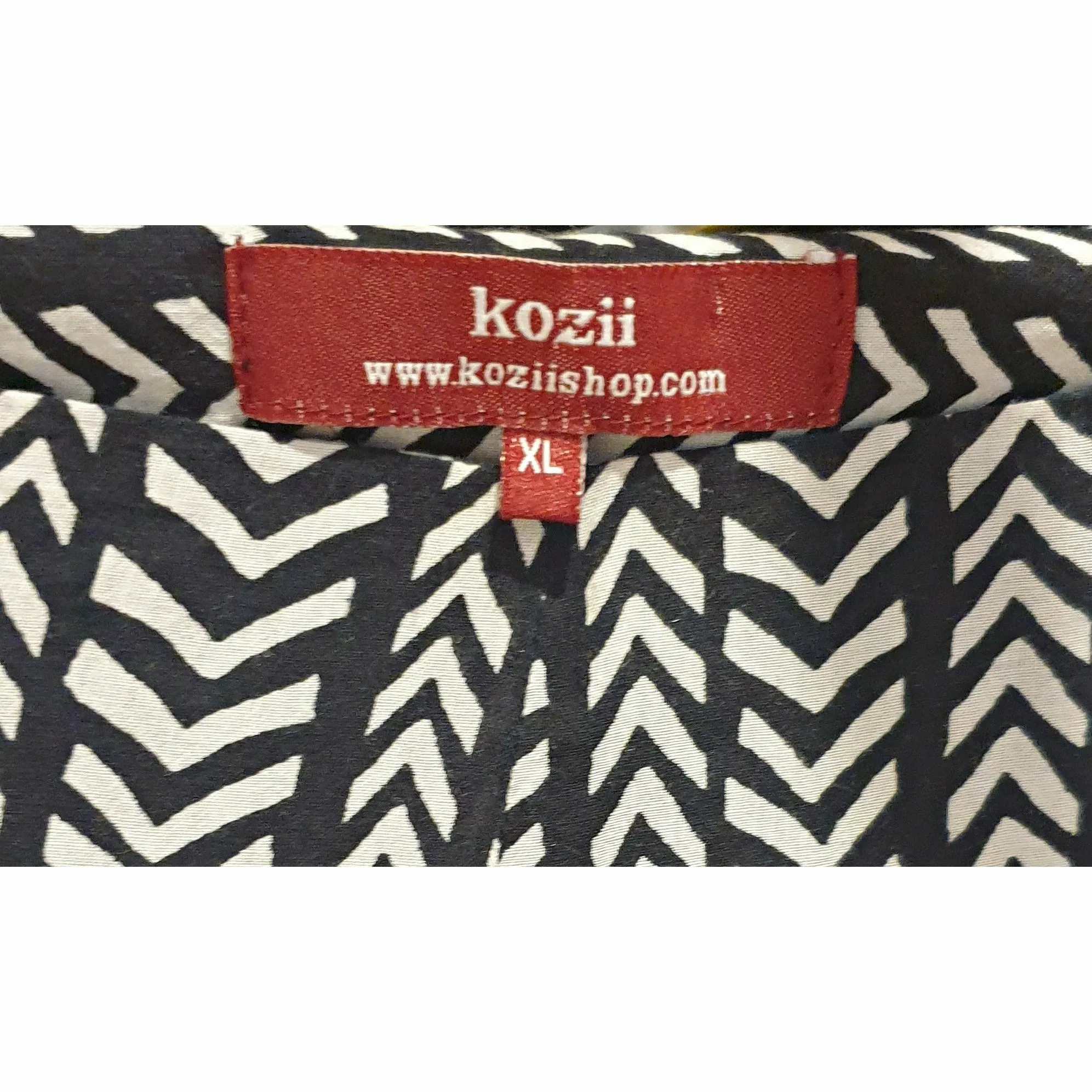 Kozii pre-owned cropped black and white print pants with pockets size XL (best fits size 14)