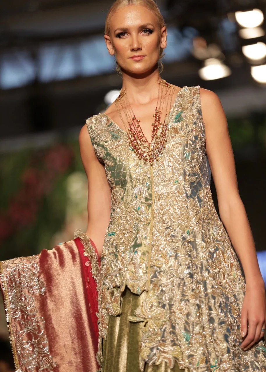 Latest Pakistani Bridal Green Lehnga for Asian Wedding #J5164