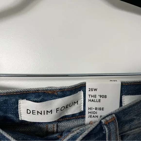 NEW Aritzia Denim Forum • $110 The 90s Halle Denim Skirt • Size 25
