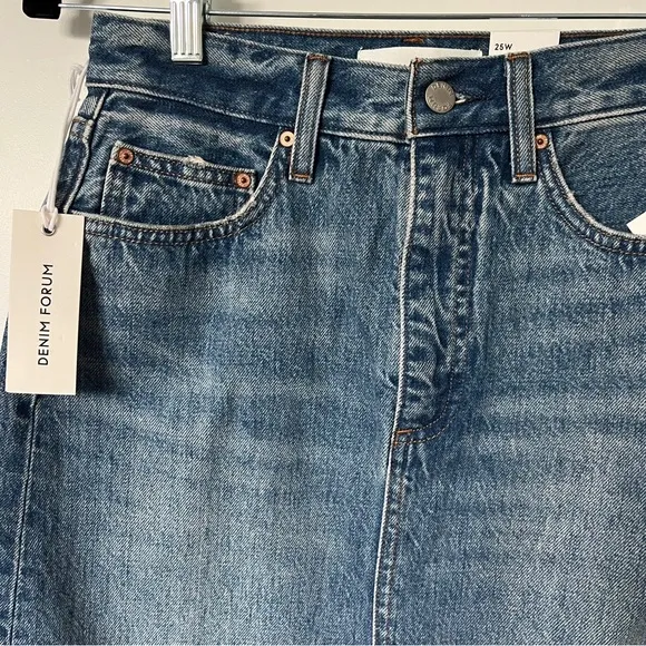 NEW Aritzia Denim Forum • $110 The 90s Halle Denim Skirt • Size 25