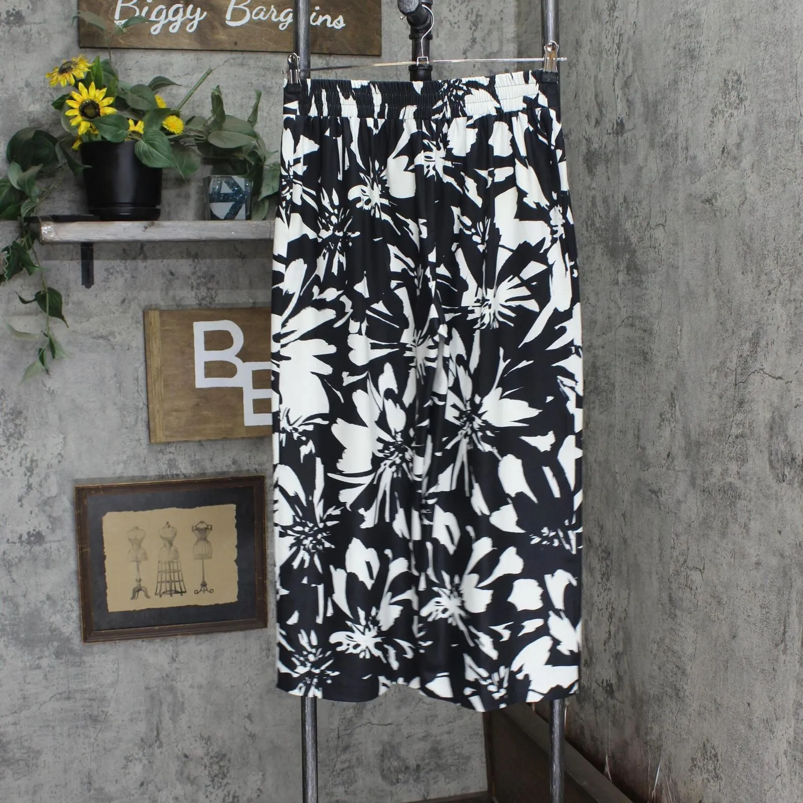 Nine West Womens Floral Elastic Waist Cropped Pants Black / White M
