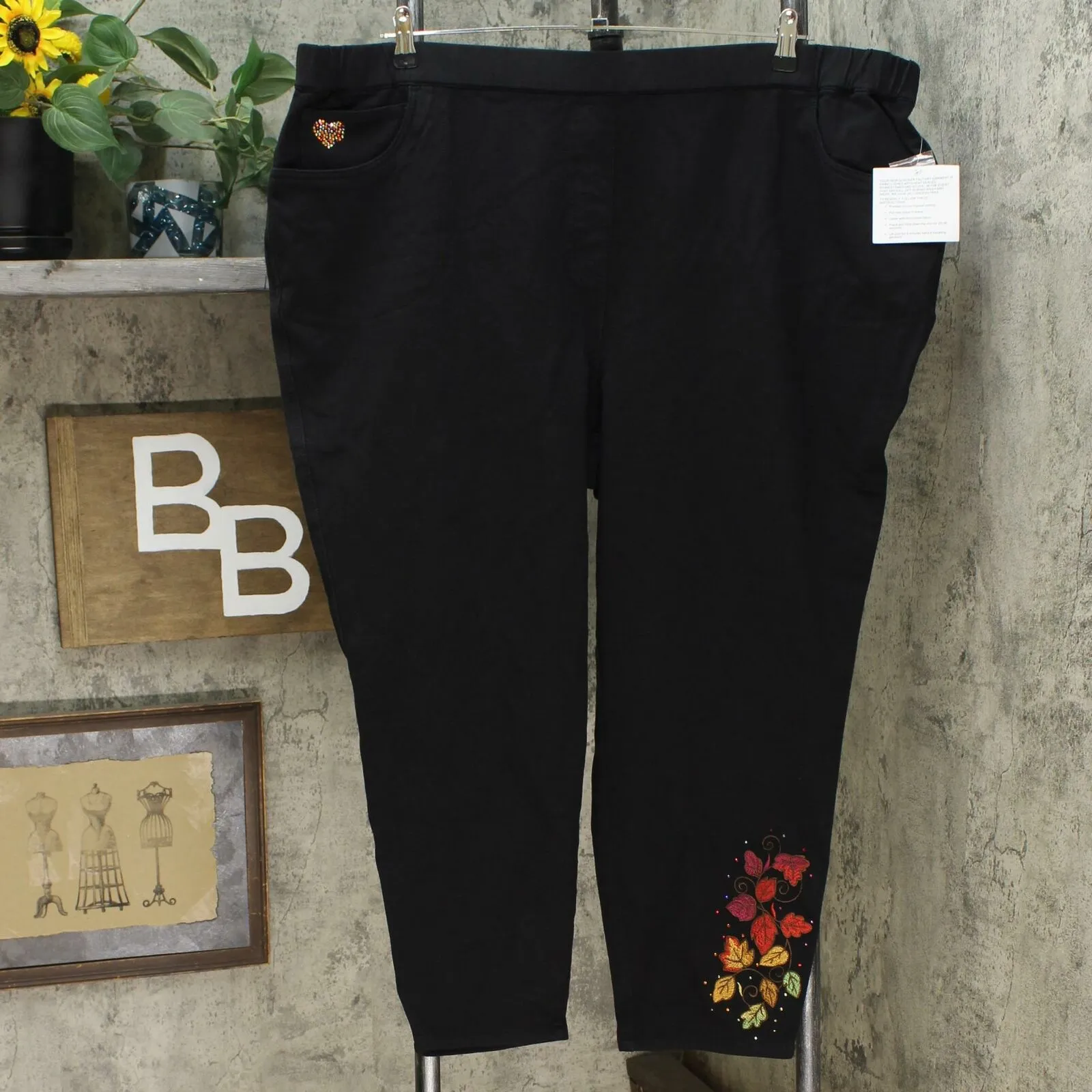 Quacker Factory Plus Size DreamJeannes Short Embroidered Pants