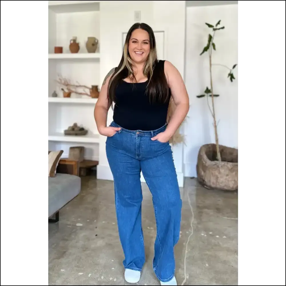 Queen of Comfort: Judy Blue High Rise Jeans, Bow Down to Style 👖💙