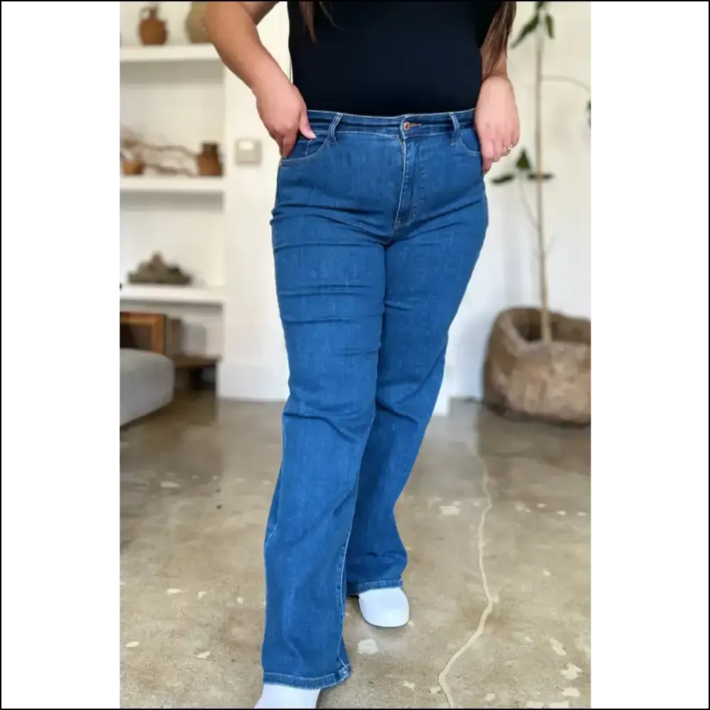Queen of Comfort: Judy Blue High Rise Jeans, Bow Down to Style 👖💙