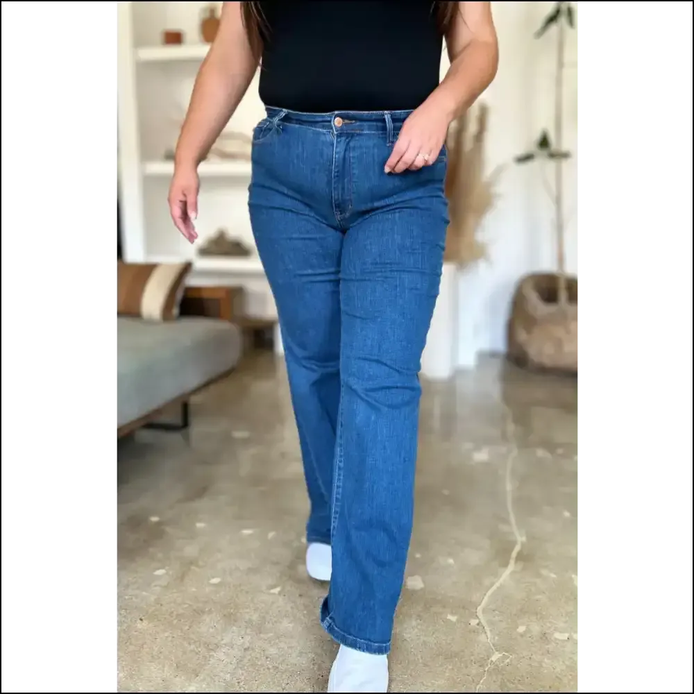 Queen of Comfort: Judy Blue High Rise Jeans, Bow Down to Style 👖💙