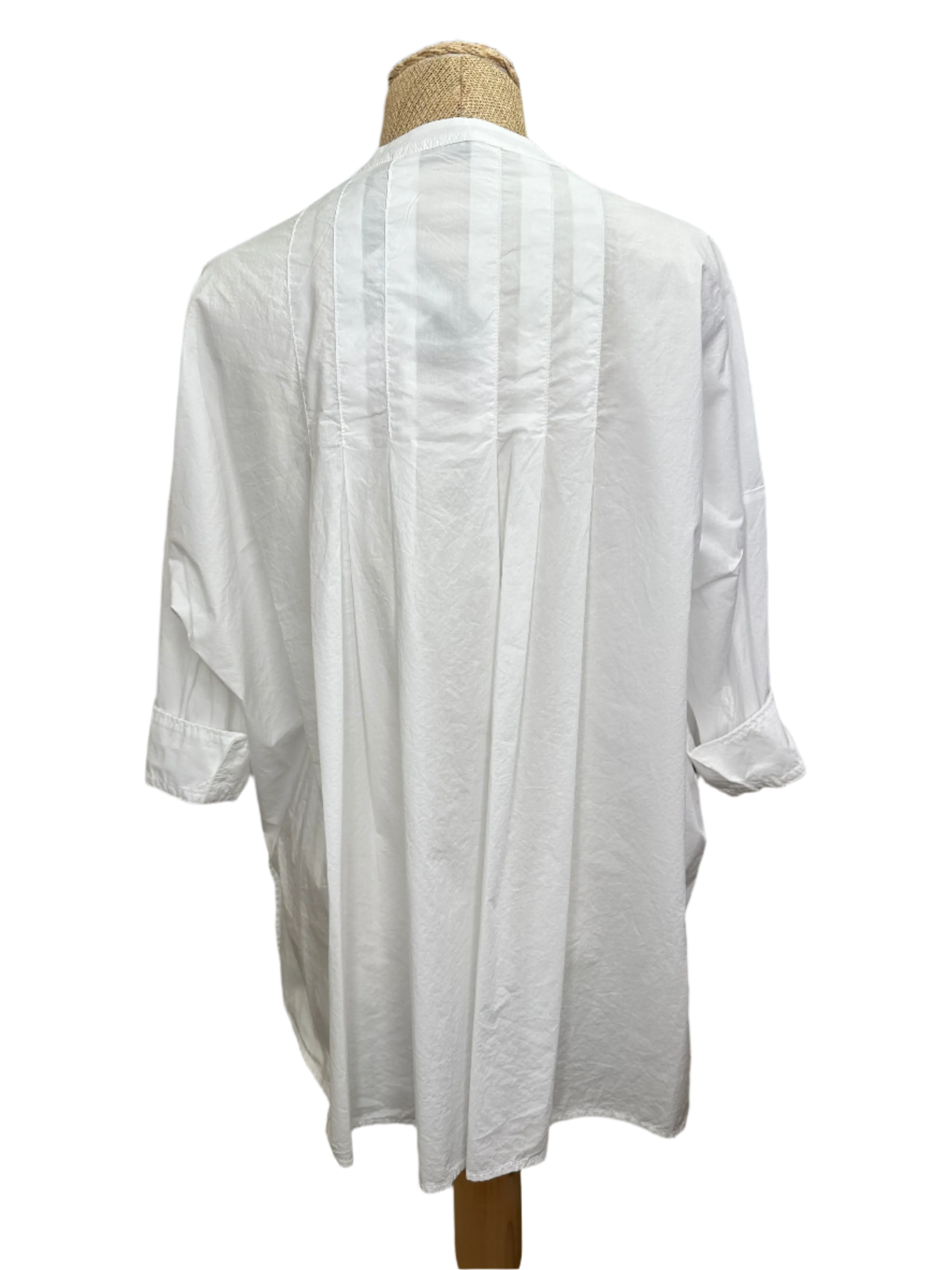 RO - White Button Down w/ Pleats In Back