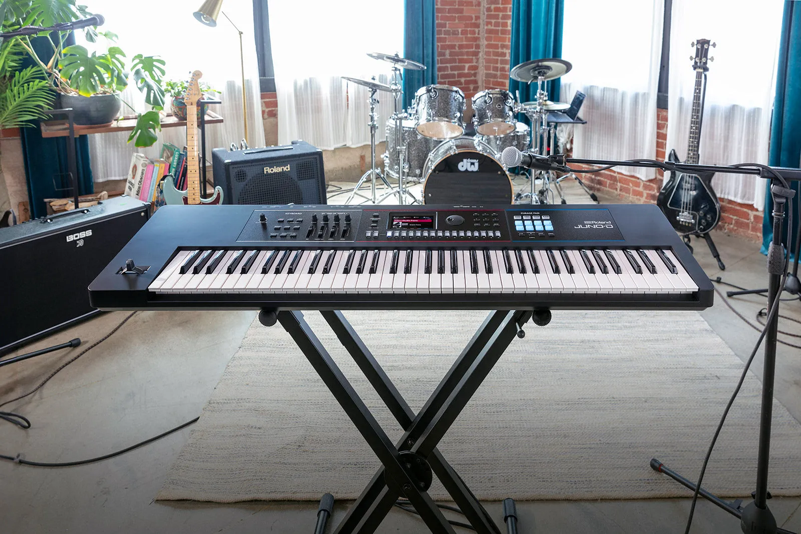 Roland JUNO-D7 Performance Synthesizer Keyboard (76 keys)