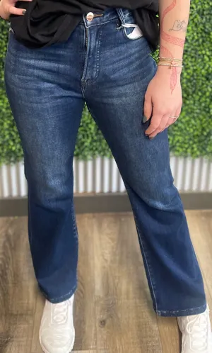 Sculpting Dark Washed Cropped Flare Jeans