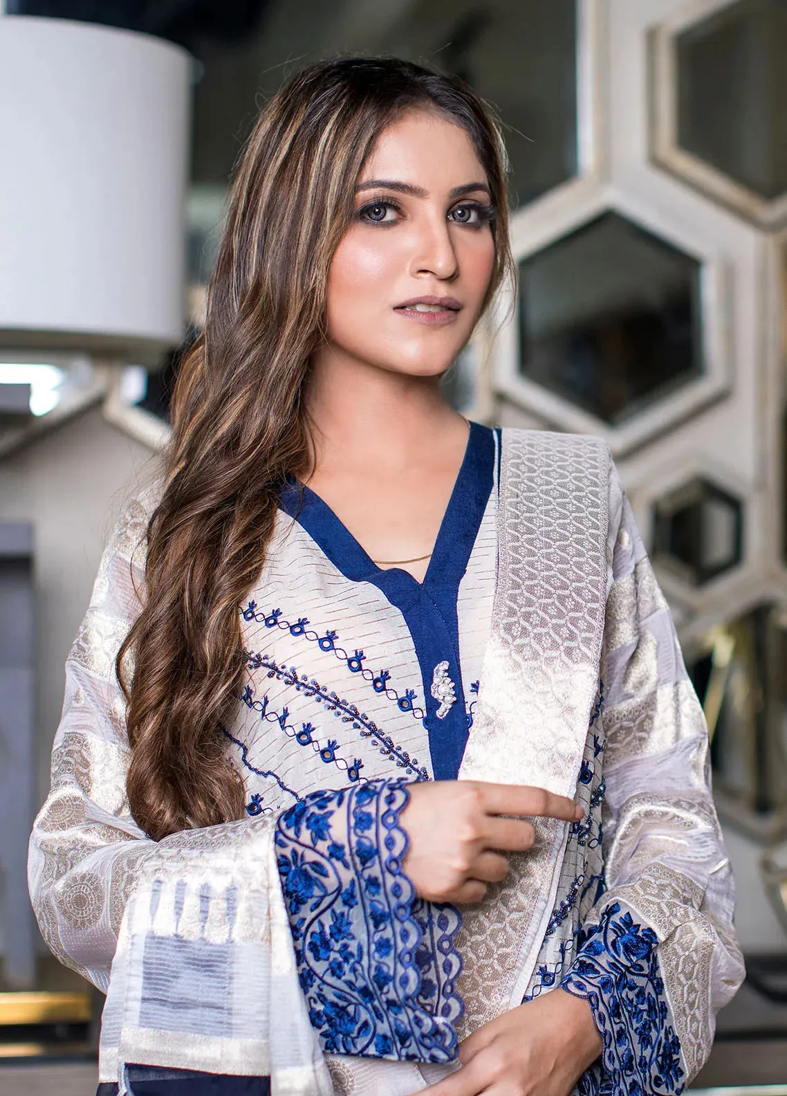 Shu Luxury Embroidered Unstitched 3Pcs