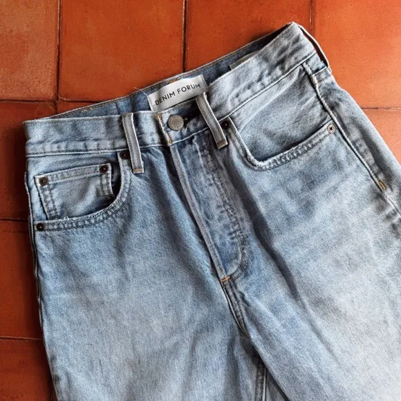 Sz 24 Short Aritzia Denim Forum The Joni High Rise Loose 26l GUC