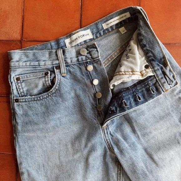 Sz 24 Short Aritzia Denim Forum The Joni High Rise Loose 26l GUC
