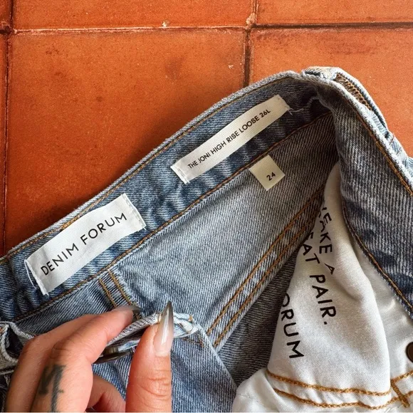 Sz 24 Short Aritzia Denim Forum The Joni High Rise Loose 26l GUC