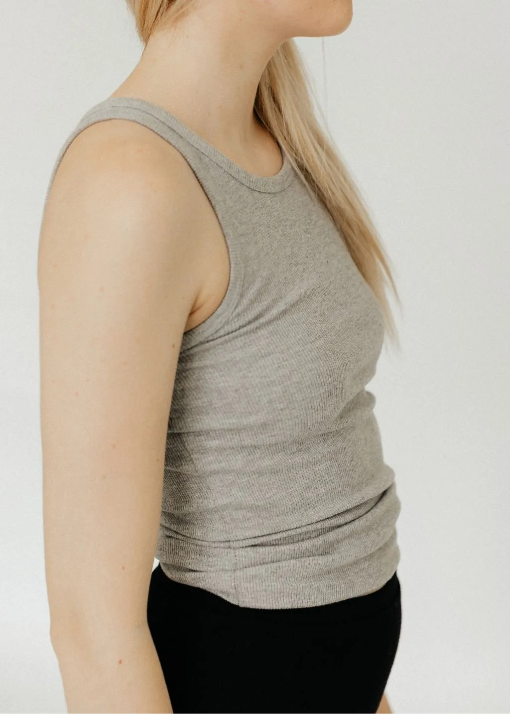 Éterne High Neck Fitted Tank in Heather Grey