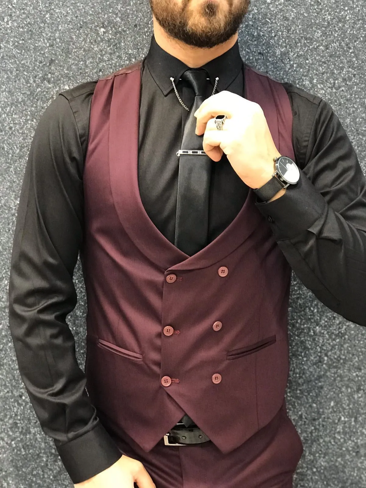 Wanker Burgundy Slim Fit Wool Suit: Elegance Redefined