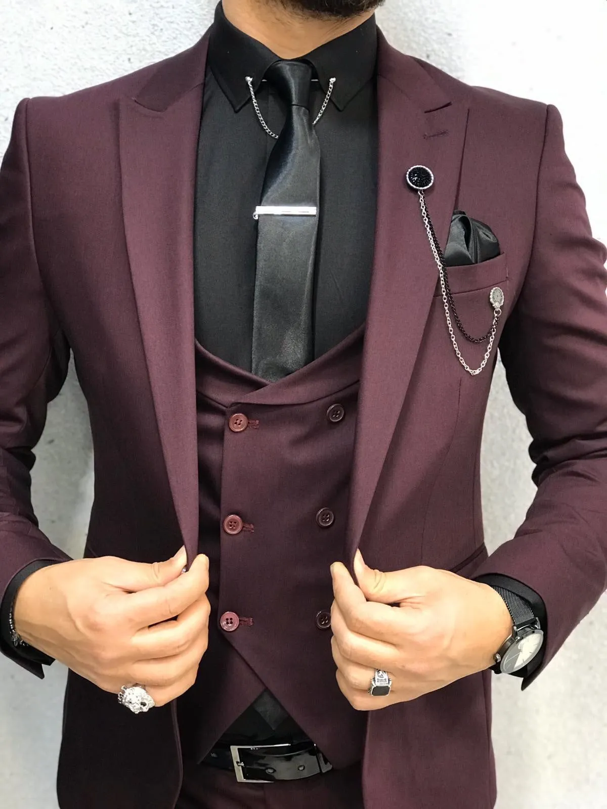 Wanker Burgundy Slim Fit Wool Suit: Elegance Redefined