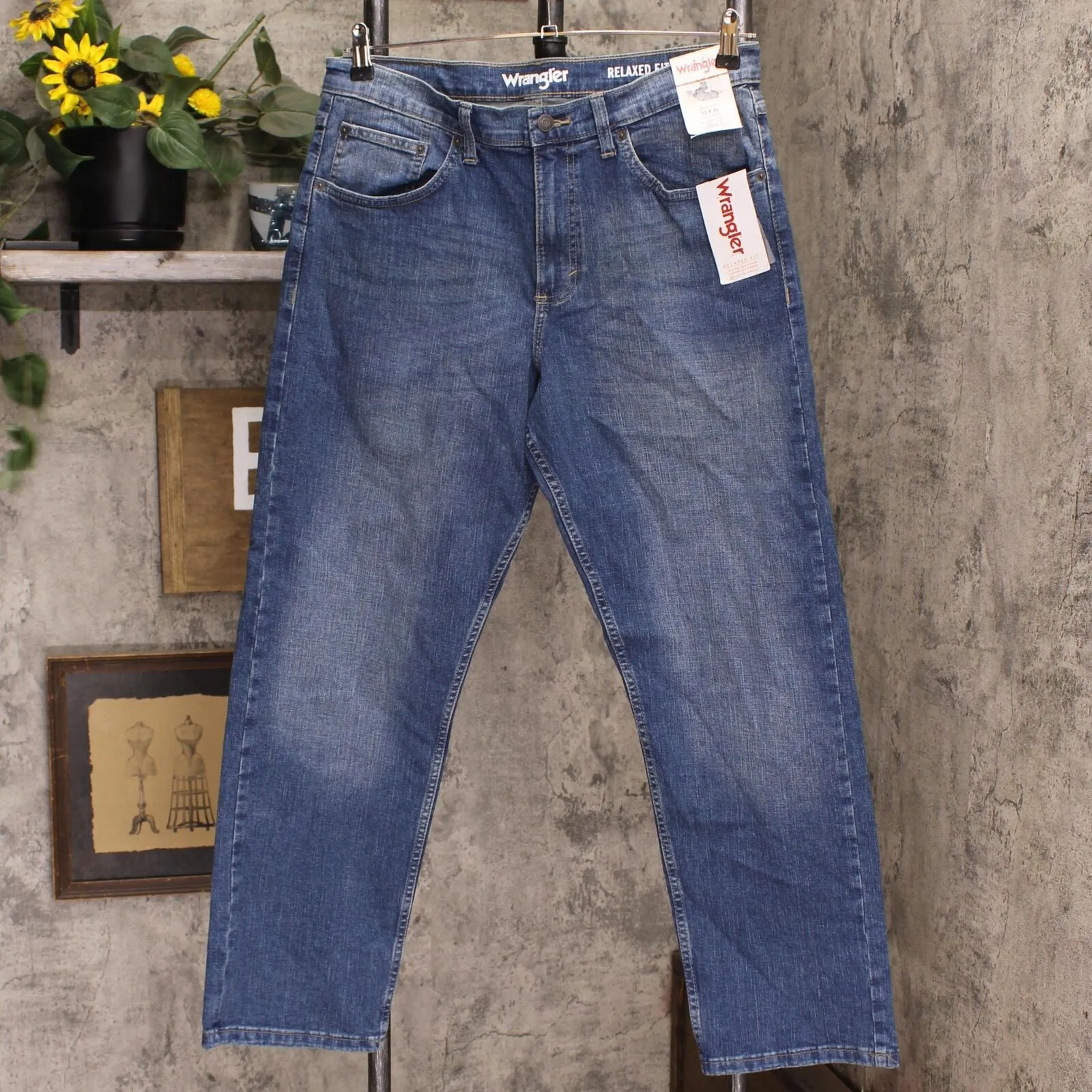 Wrangler Men's Free-to-Stretch Relaxed Fit Jean