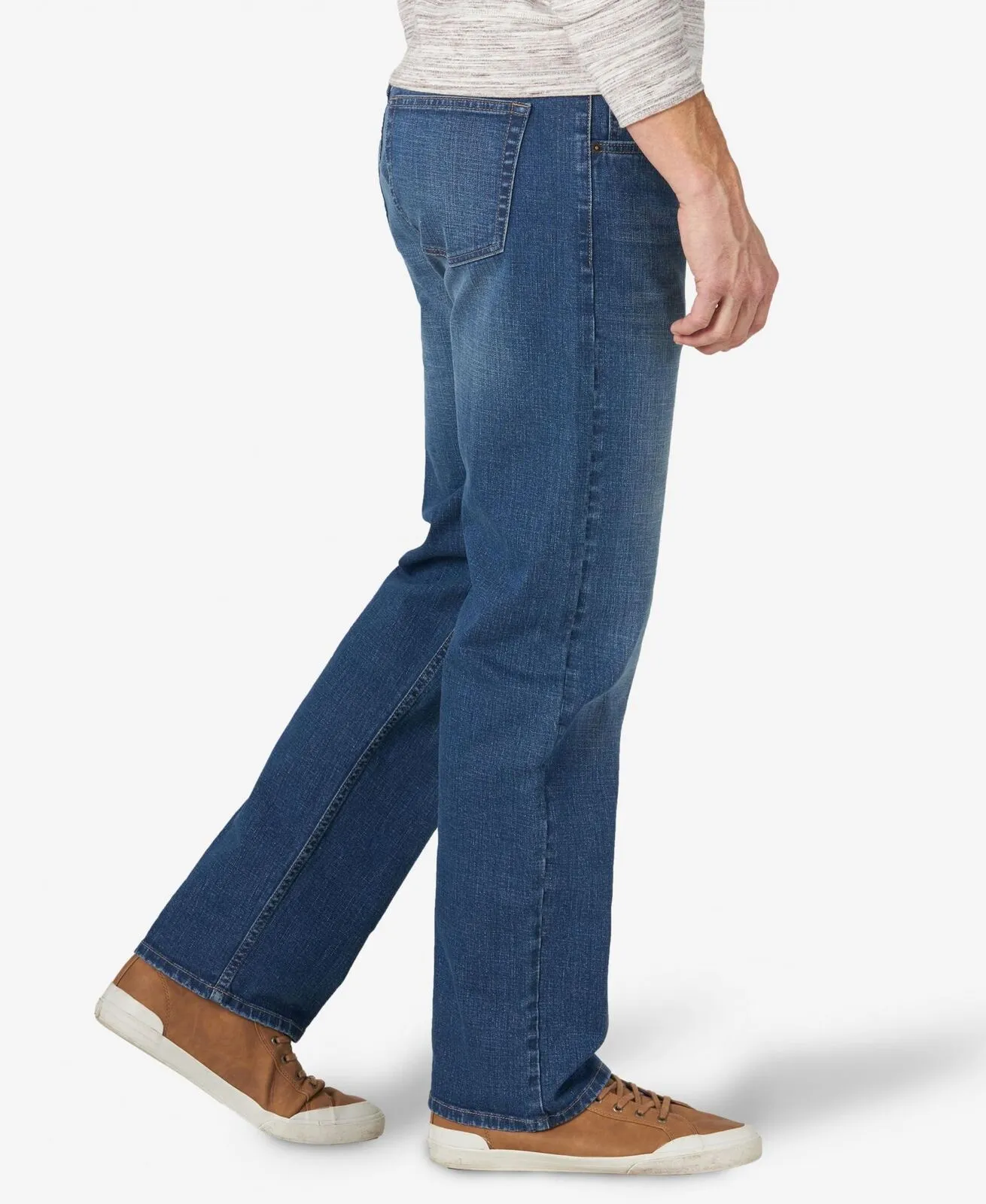 Wrangler Men's Free-to-Stretch Relaxed Fit Jean